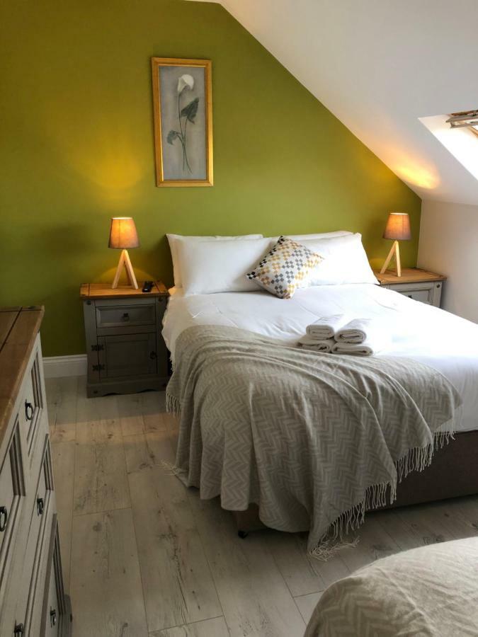 Amber Heights Bed & Breakfast กัลเวย์ ภายนอก รูปภาพ