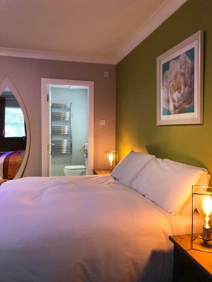 Amber Heights Bed & Breakfast กัลเวย์ ภายนอก รูปภาพ
